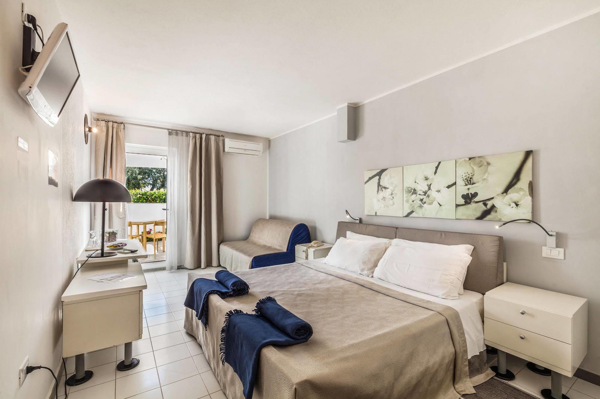 Hotel Residence Hibiscus La Caletta Zewnętrze zdjęcie